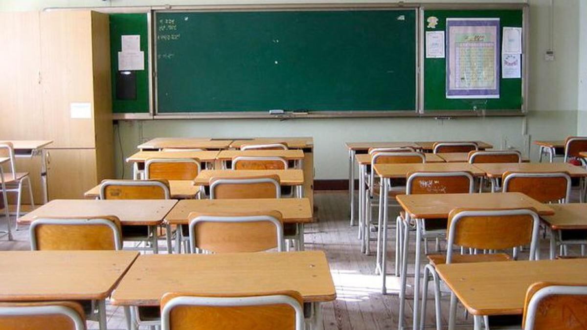 Venerdì nero di sciopero: fermi metro e bus, scuole a rischio