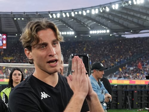 La Roma da Champions abbraccia Bove