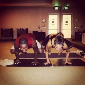Celebrity e Yoga, le più belle foto su Instagram 18