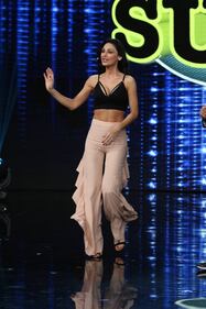 Anna Tatangelo, scollatura mozzafiato per i fan 43