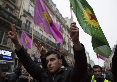 Parigi, proteste davanti al Centro Informazioni sul Kurdistan 9