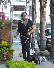 Mickey Rourke piange per le strade di Los Angeles 6