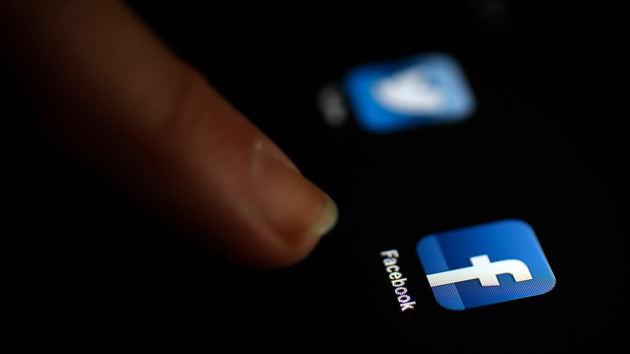 Rivoluzione su Facebook. Non solo foto: arrivano i video live