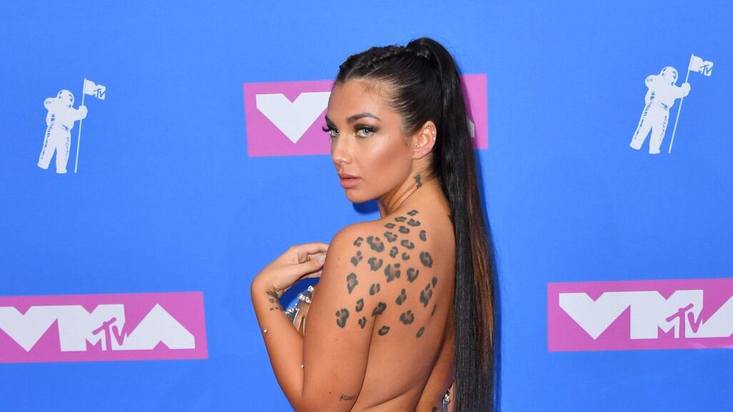 Elettra Lamborghini parla con Dio