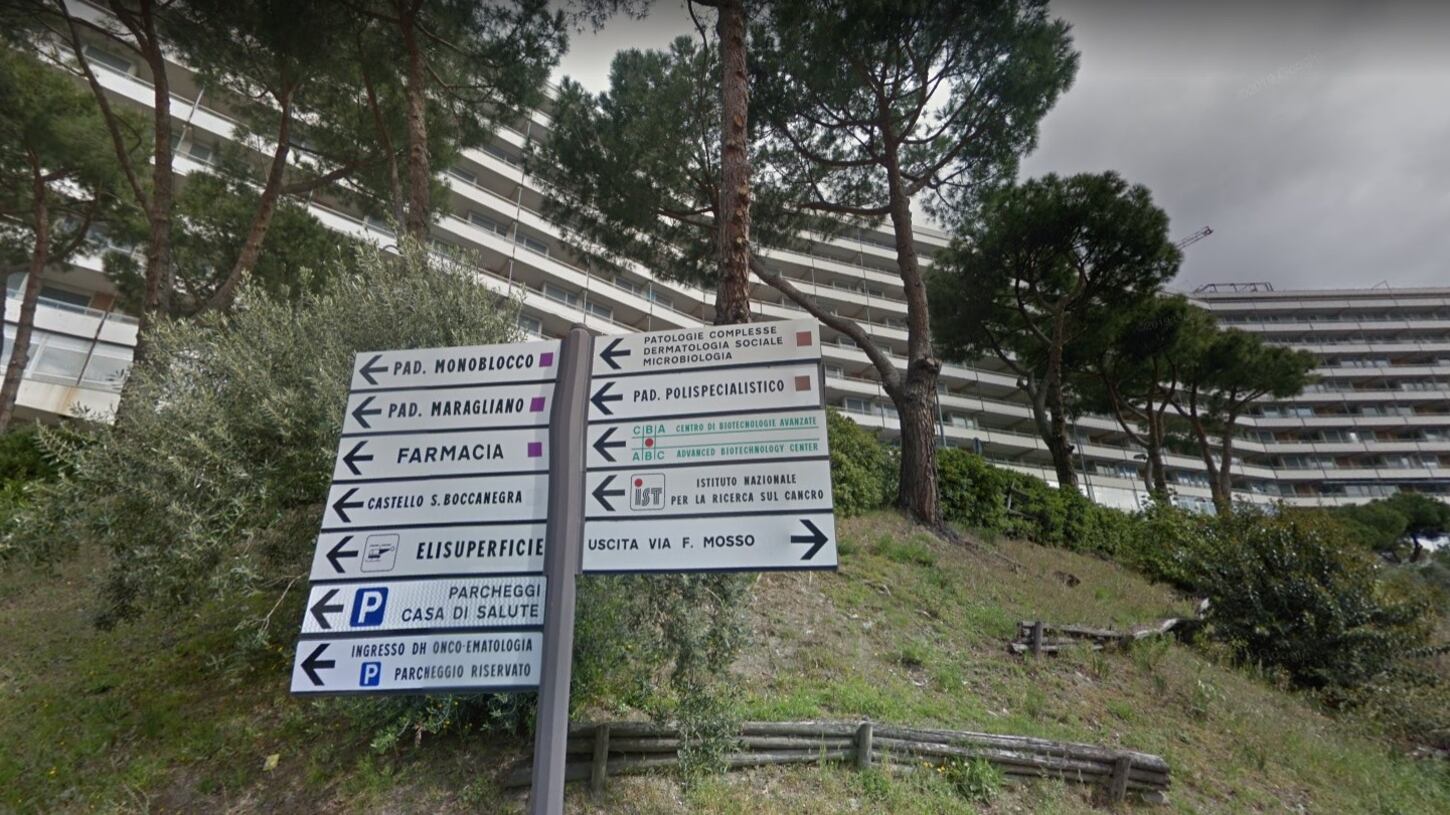 Genova, trapianto sbagliato sul paziente: ospedale offre 10mila euro