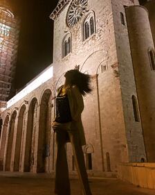Nina Moric esplosiva a Trani 12