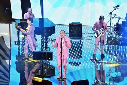Elio e le Storie Tese a Sanremo 2016 1