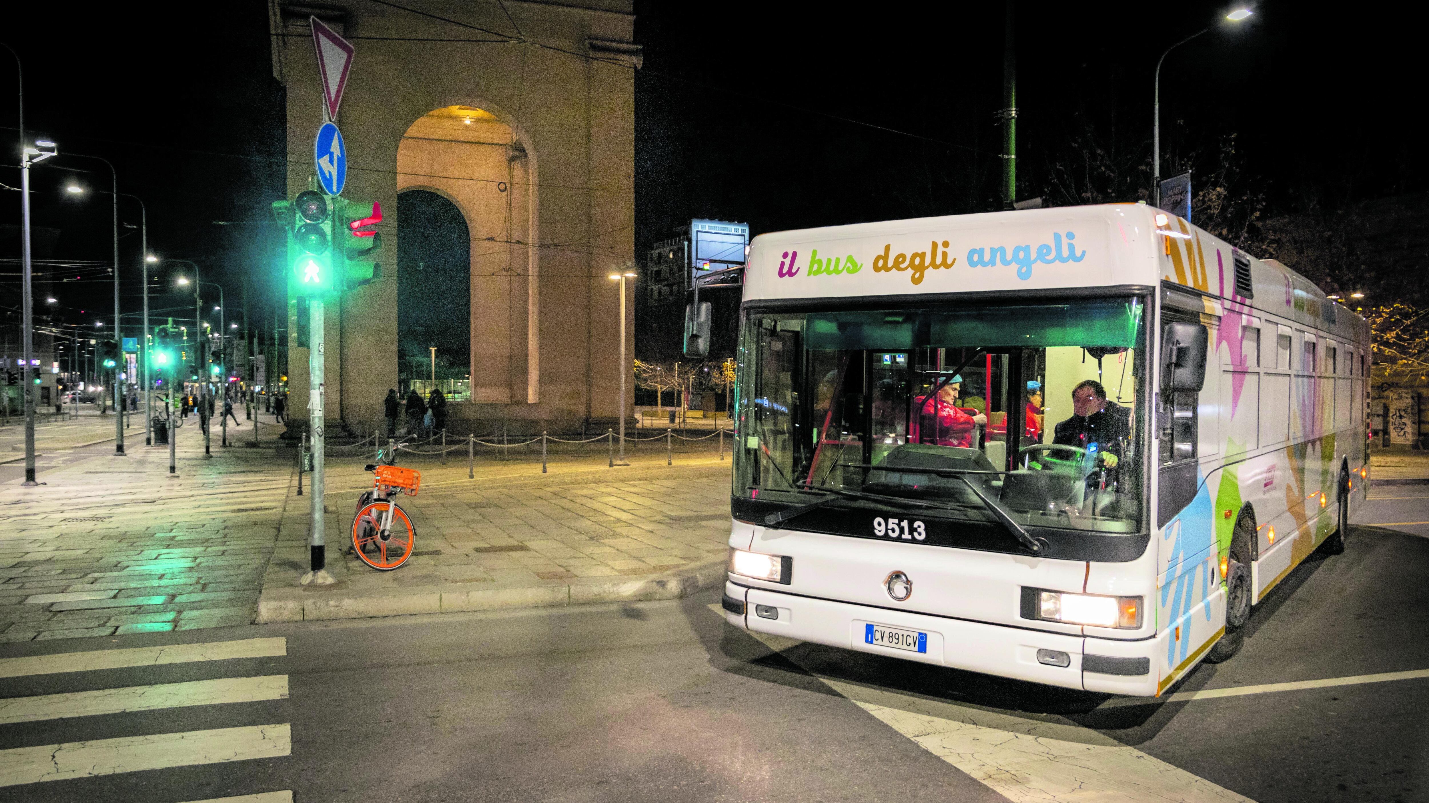 Per i senza tetto torna l'autobus degli angeli