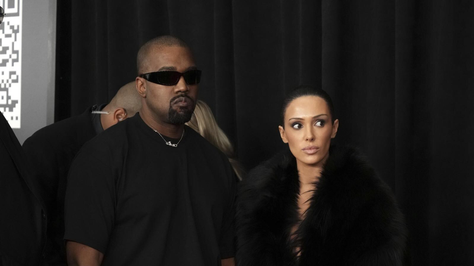 Kanye West fa causa al suo ex dentista: "Diventato dipendente dal protossido d'azoto"