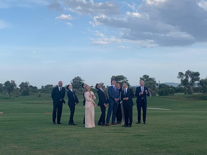G7, i leader riuniti per la foto di gruppo 6