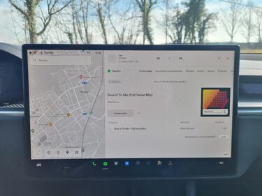 Tesla Model X Plaid, un’astronave da oltre 1.000 CV: guarda le foto 15