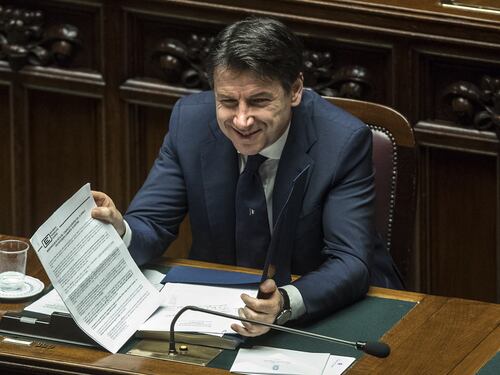 Conte si inventa lo "Sblocca Paese" e prende tempo