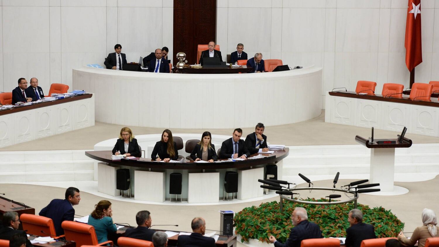 Turchia, scandalo per una mozione che "salva" gli stupratori