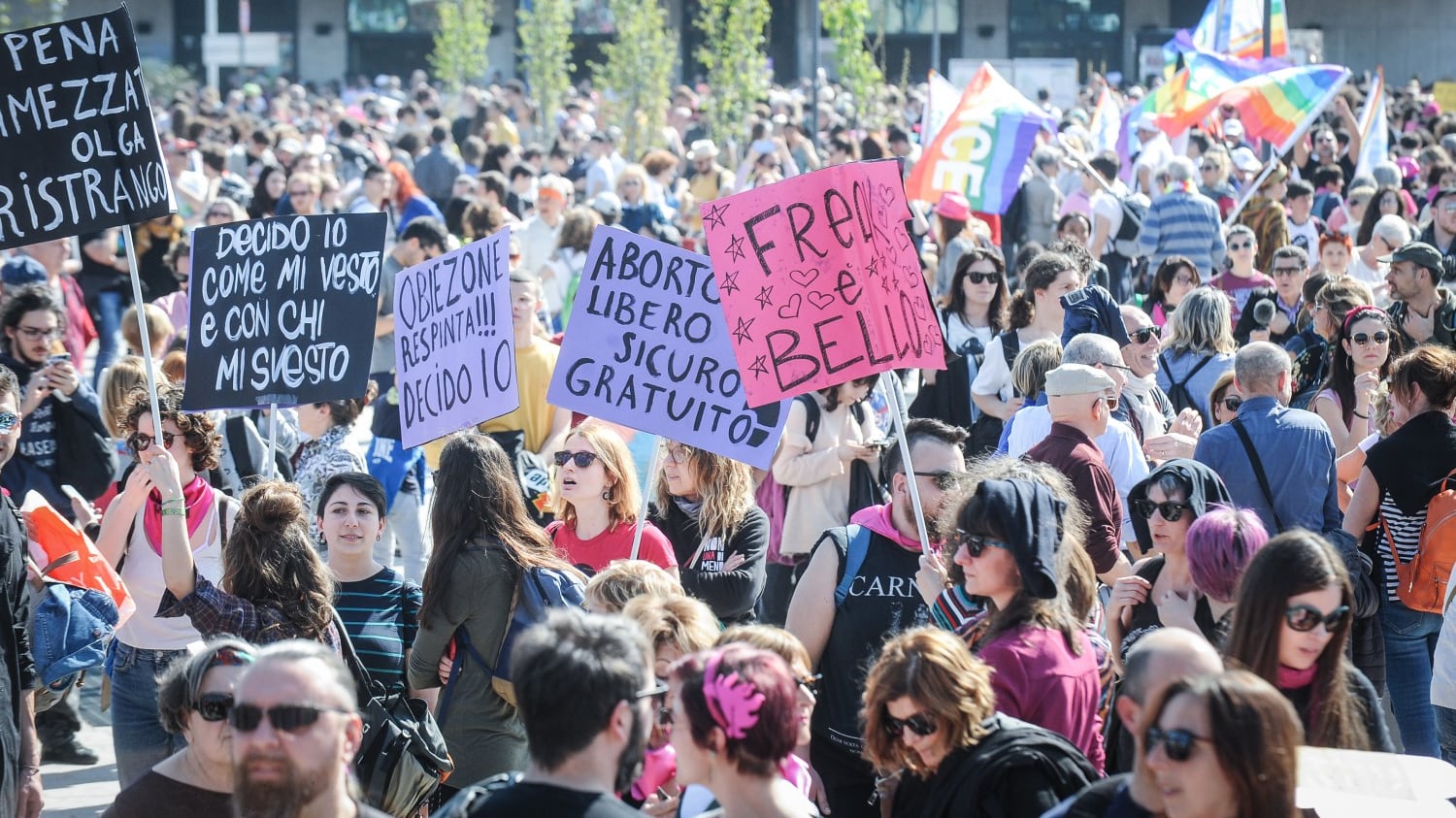 Tra femministe e Forza Nuova a Verona è il giorno dei cortei