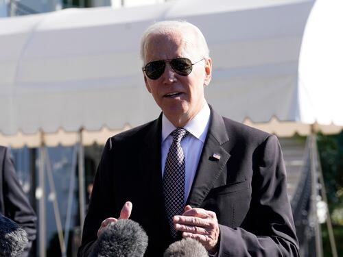 Allarme nucleare, Biden: "Il mondo rischia l'Armageddon"