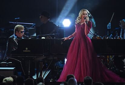 Miley Cyrus abbandona le trasgressioni ai Grammy 2018 11