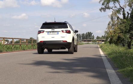 Jeep Compass 4XE, guarda tutte le foto della nostra prova 23