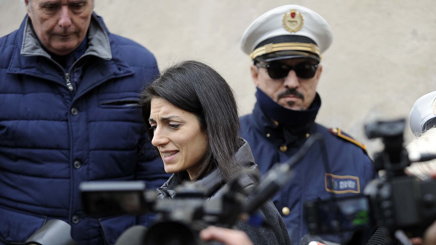 Raggi pesca solo due di picche Nessuno vuol fare l'assessore