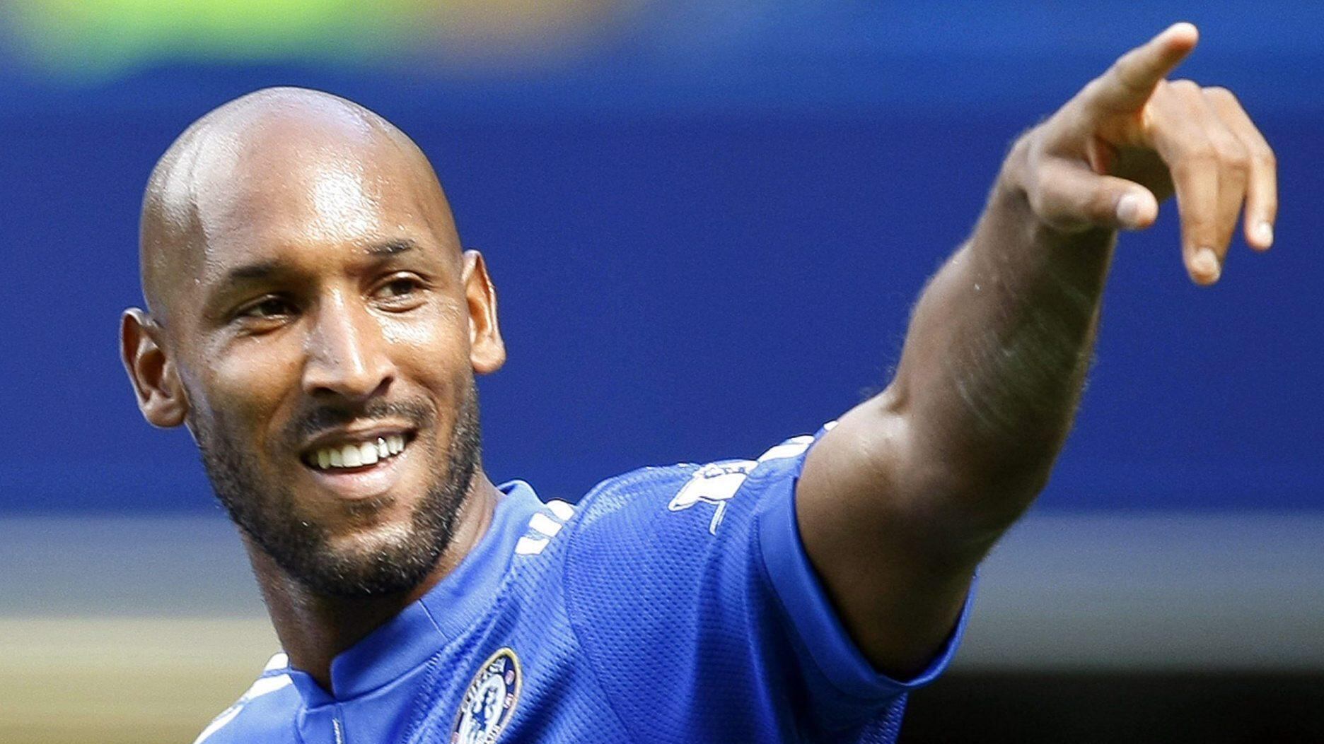 Juve disperata: c'è Anelka La Lazio punge con ironia