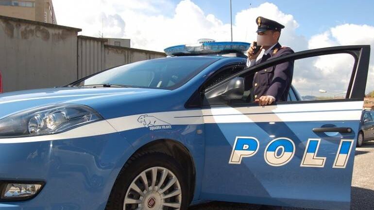 Ladro di Rolex a 17 anni: arrestato il minorenne che rubava orologi ai turisti