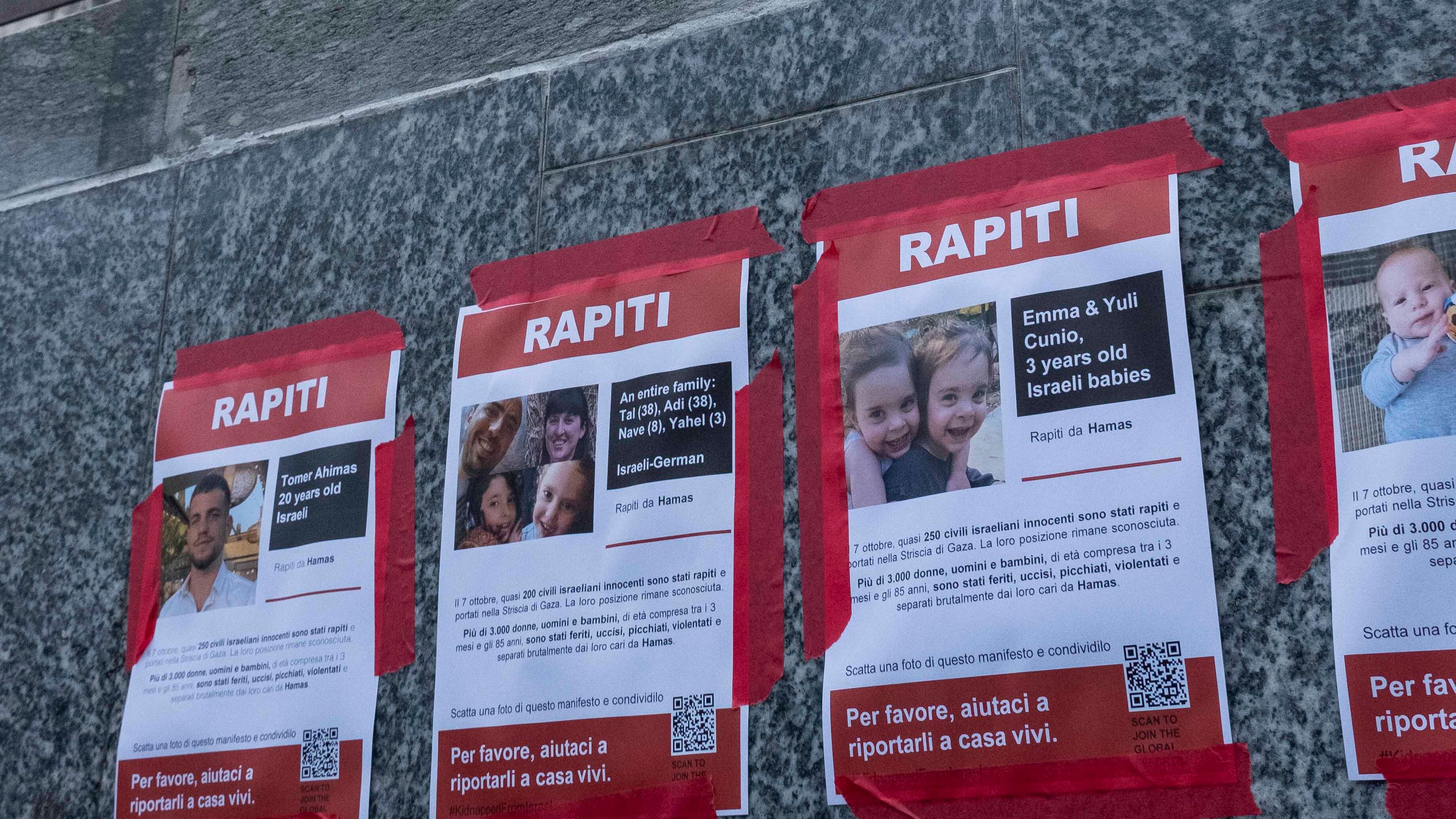 "Riportiamoli a casa": Milano resiste all'odio