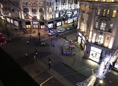 Londra, scatta l'allarme a Oxford Street: paura tra la gente 19