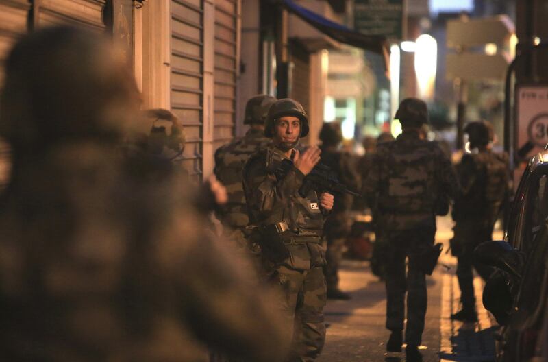 Parigi, blitz delle forze armate  1