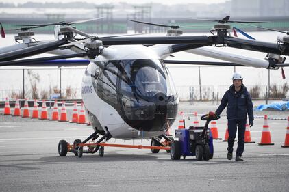 L'auto volante a propulsione elettrica 2