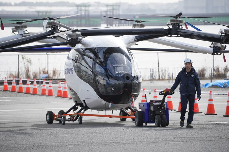 L'auto volante a propulsione elettrica 2