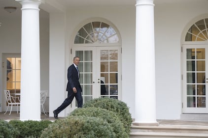 Barack Obama lascia lo studio ovale della Casa Bianca 8