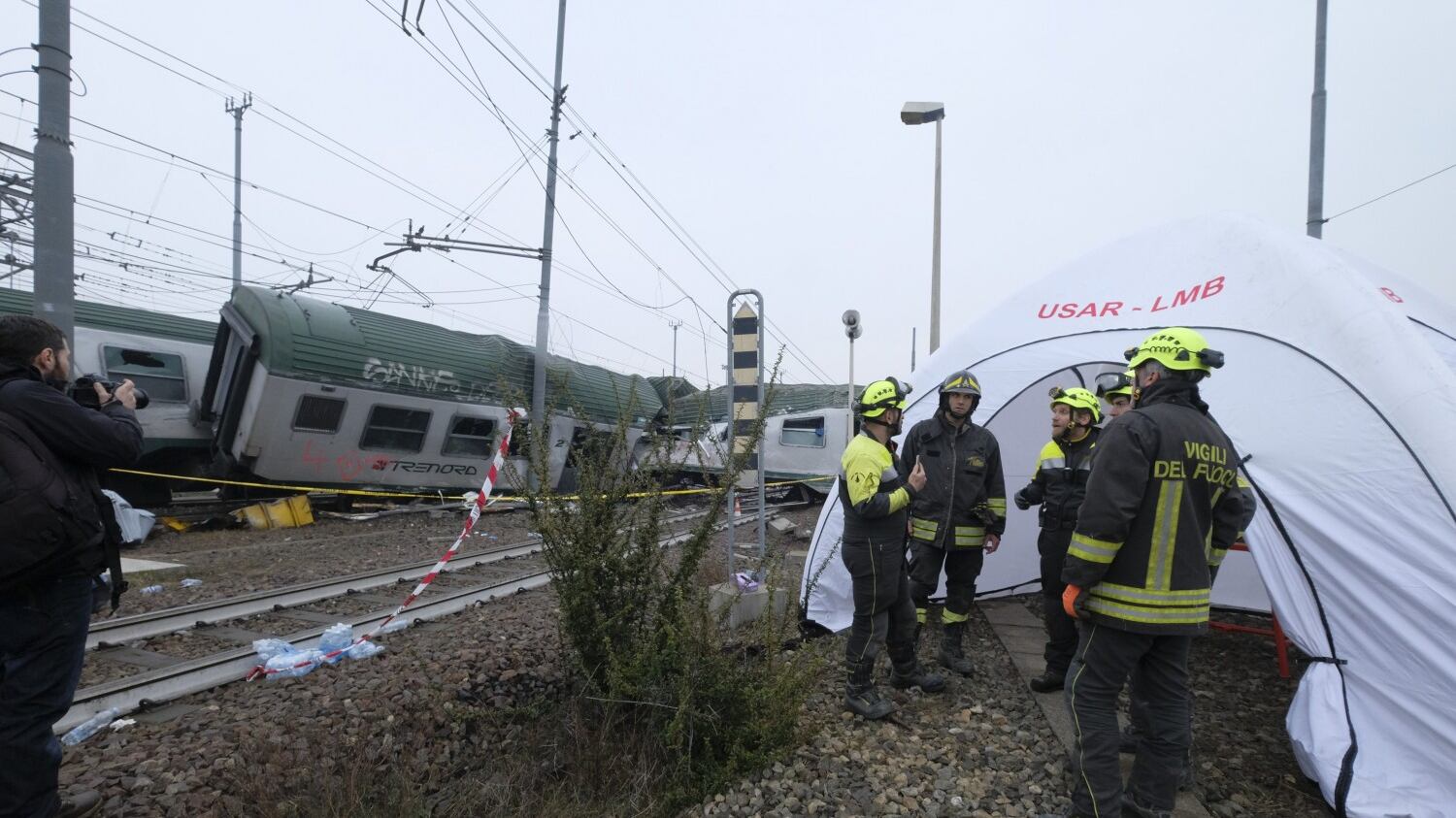 Tre minuti di terrore e poi lo schianto: "Urla e preghiere. Così abbiamo visto arrivare la morte"