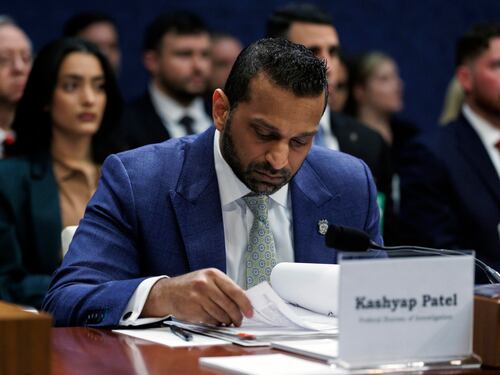 Login negato e tensione alle stelle: ora il direttore dell'Fbi rischia il licenziamento