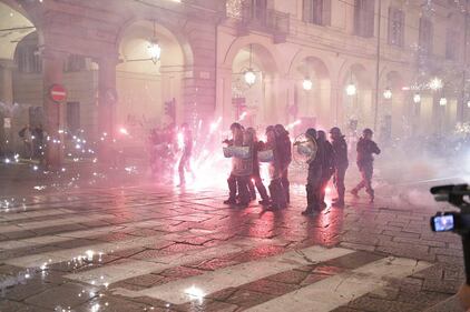 G7, guerriglia urbana a Torino 4
