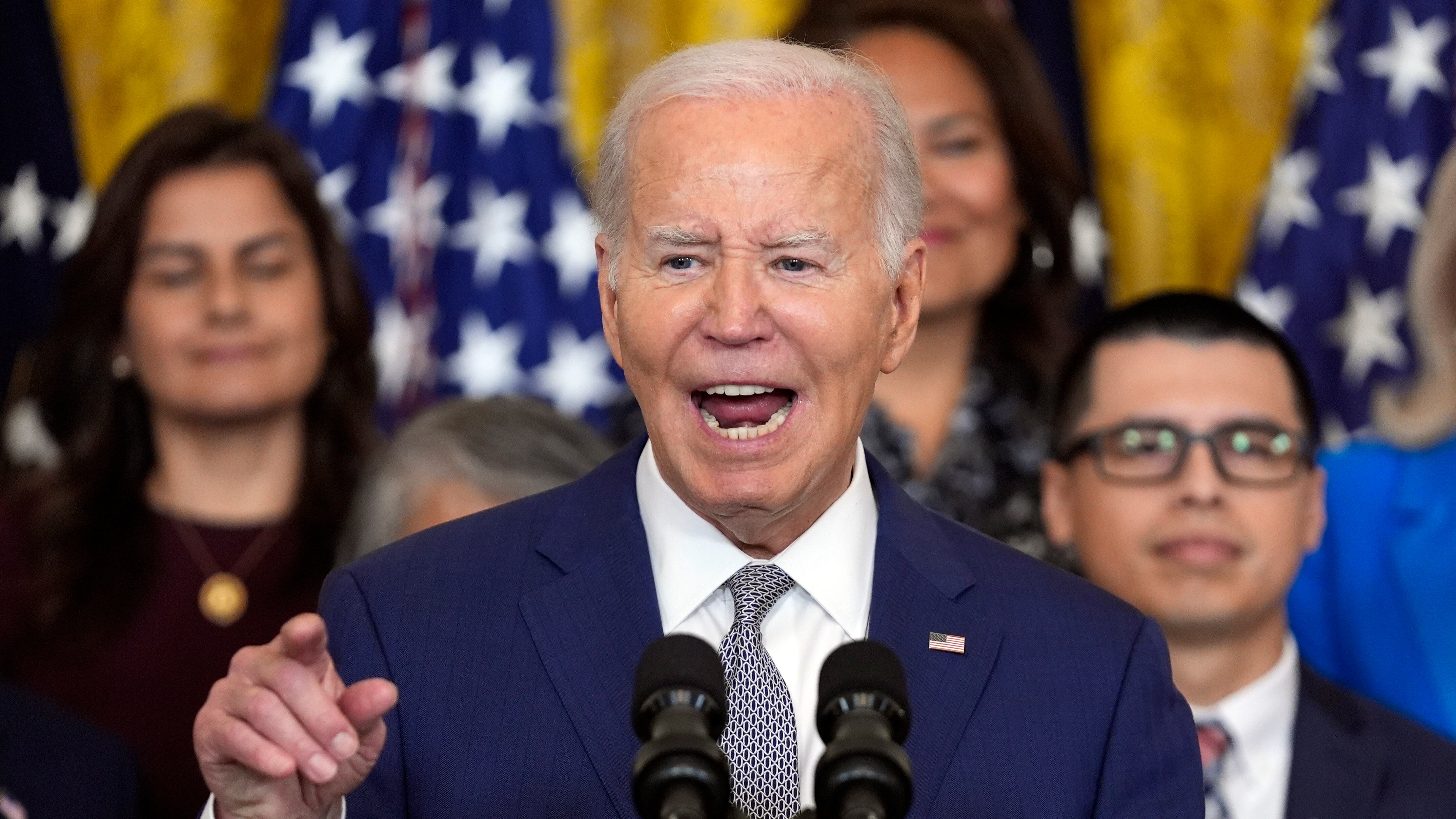 La stampa americana cade davanti a Biden