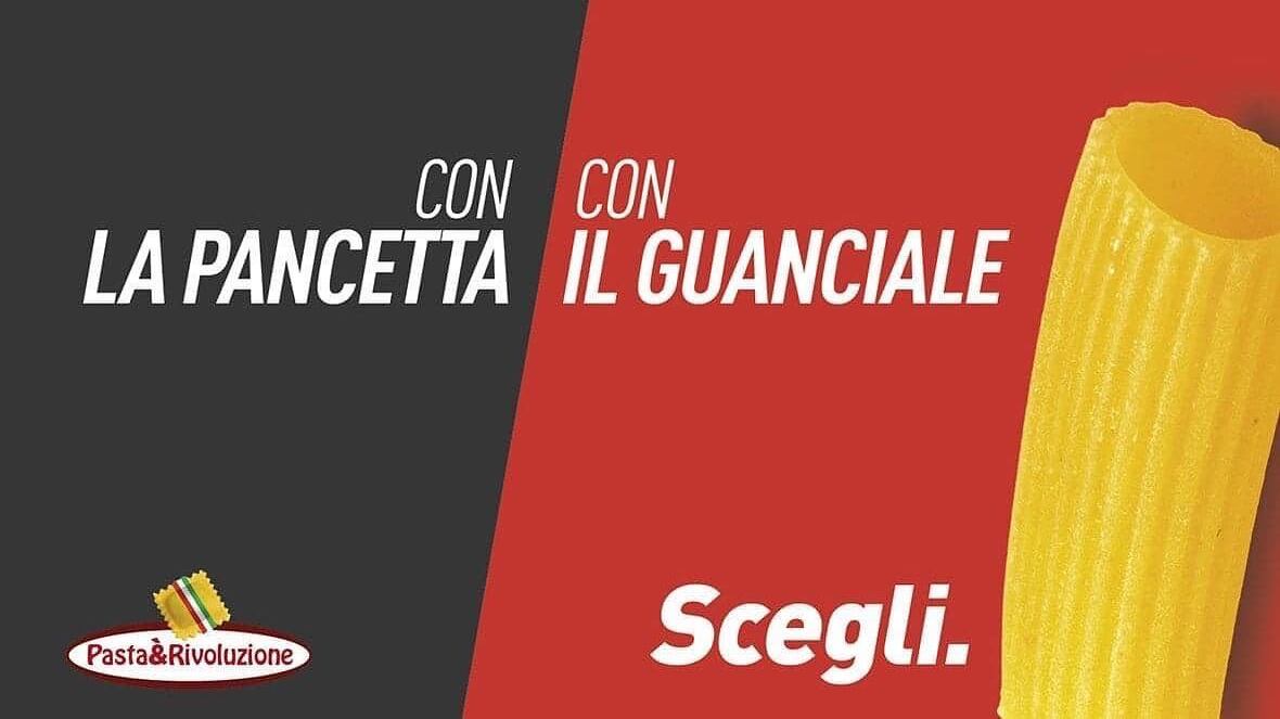 Autoironia (fuori luogo) su pancetta e guanciale I social travolgono il leader dem: "Ridicolo"