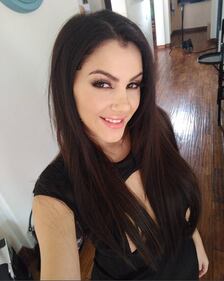 Valentina Nappi, selfie nuda su Instagram 16