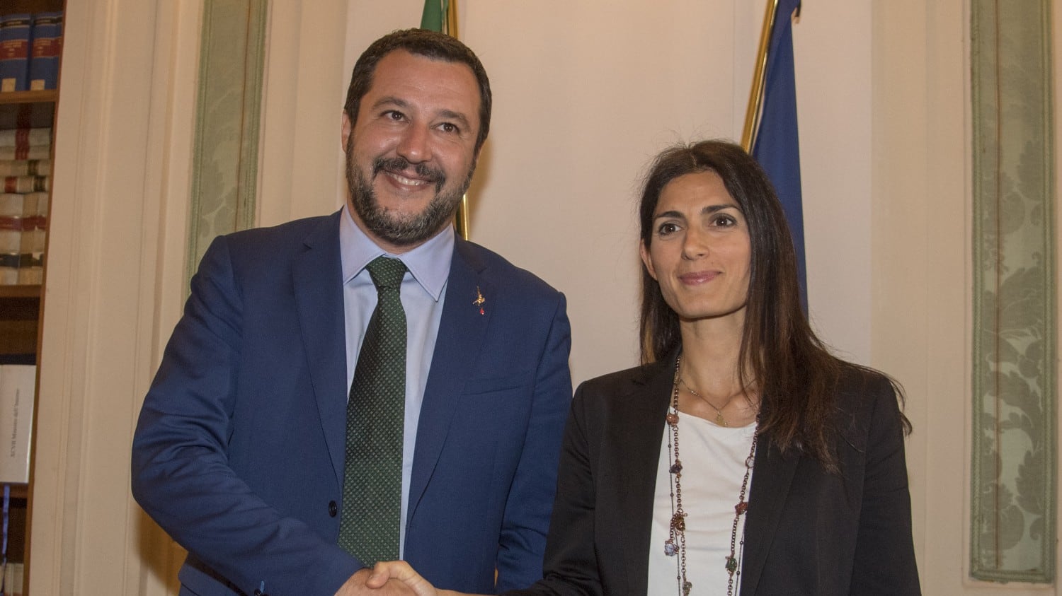 Chiusura campi rom, Salvini: "Il problema è la sacca di parassiti"