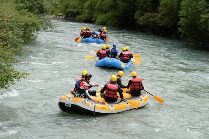 I giocatori della Roma si danno al rafting 14