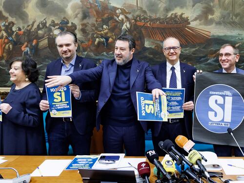 Salvini "congeda" il generale e apre il fronte sul referendum