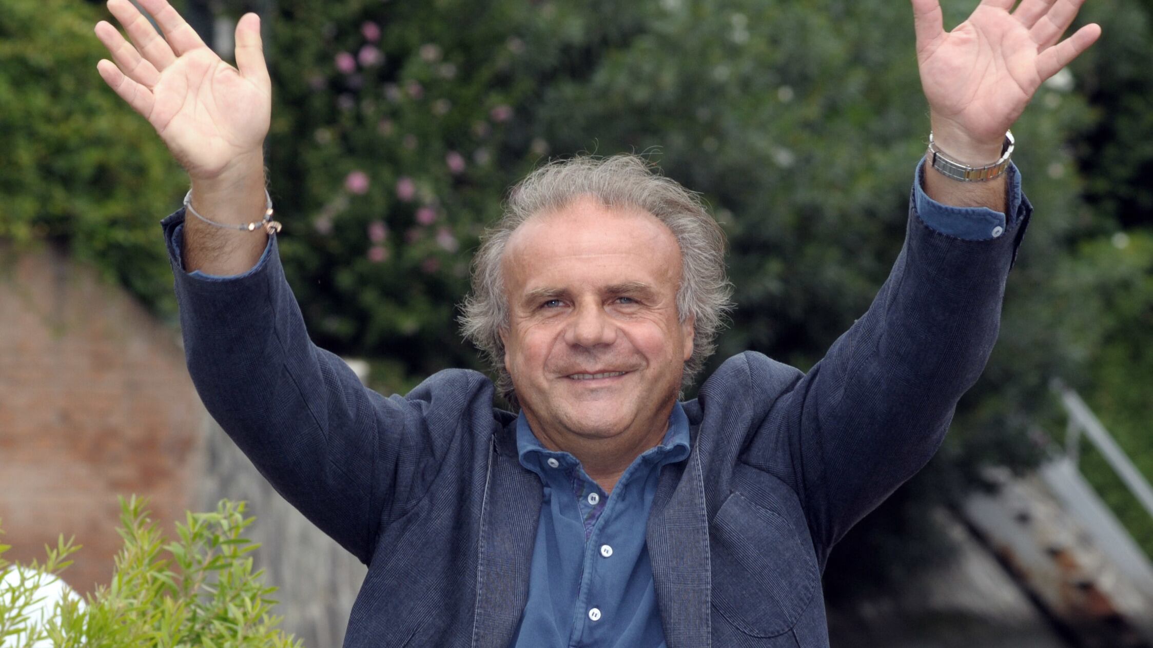 Jerry Calà festeggia i 70. I Gatti di Vicolo Miracoli? "Non è escluso il ritorno magari insieme a teatro"