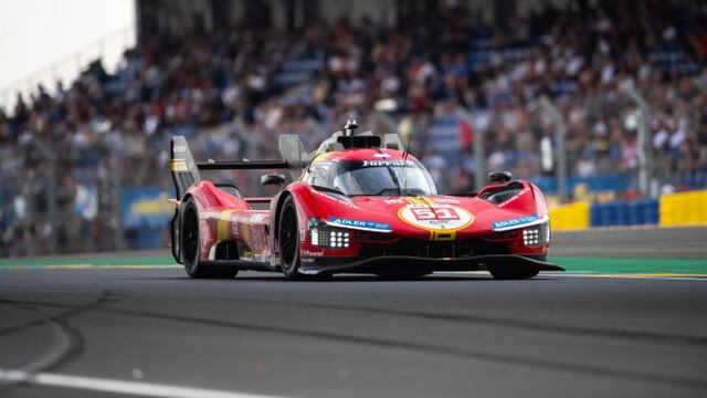 Sul circuito di Monza rombano i motori delle hypercar: sei Ferrari in gara