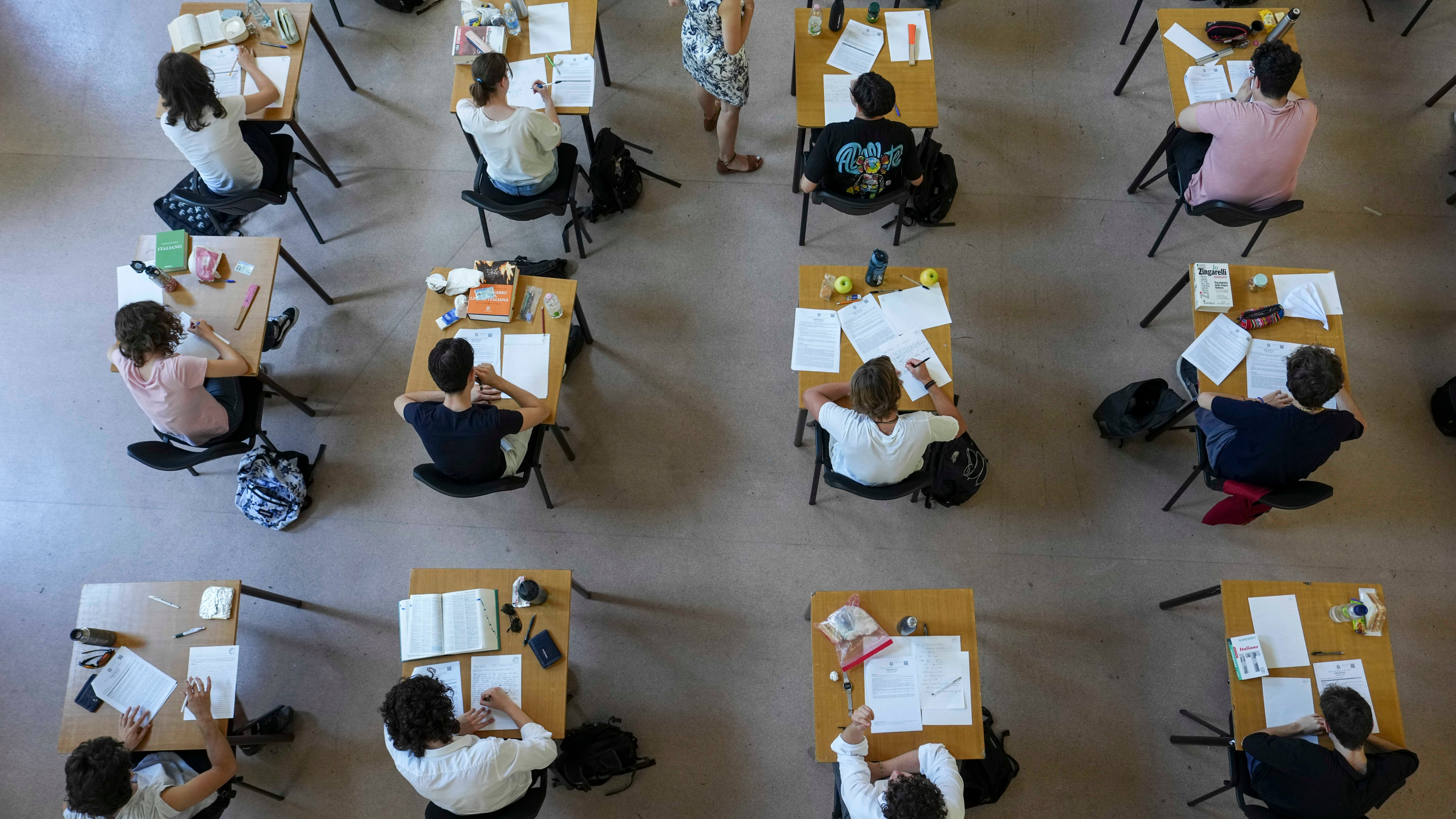 Una società senza limiti perde il senso di sé e finisce per dissolversi