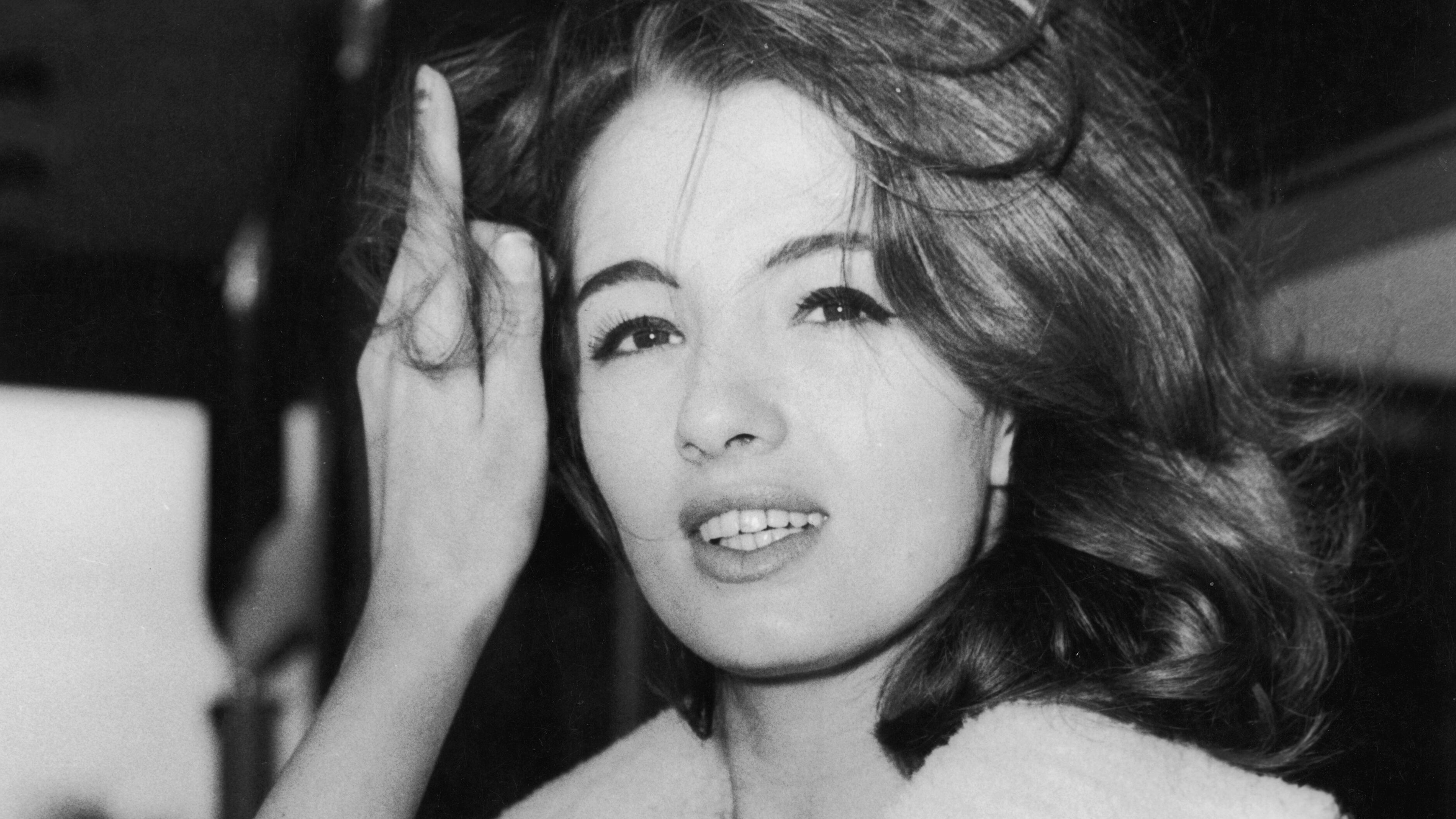 Christine Keller, sesso, droga e 007 la squillo ragazzina vestita di Profumo