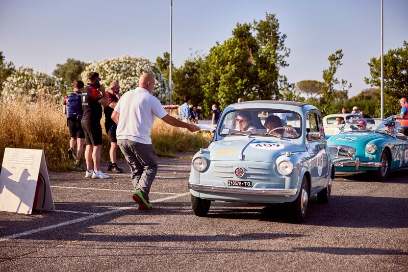 Il momento del controllo orariIo alla partenza