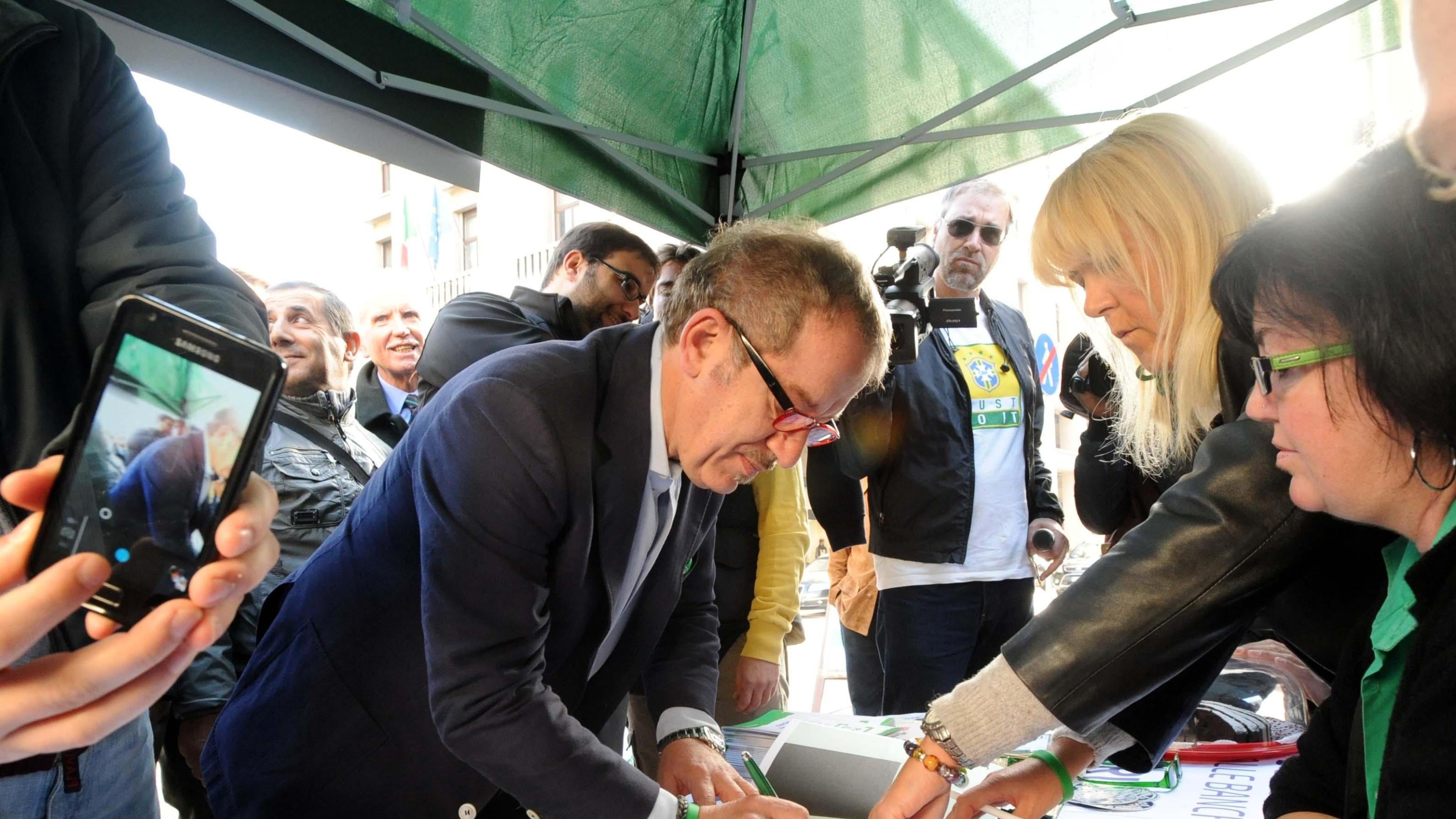Le scuse tardive di Maroni: "Mai un giornalista in galera"