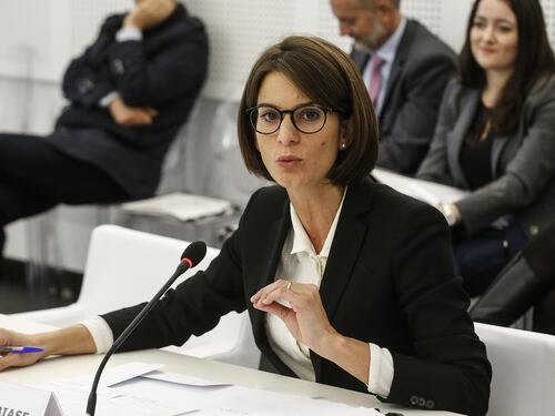 Le "mogli di..." si offendono ma non mollano i seggi sicuri