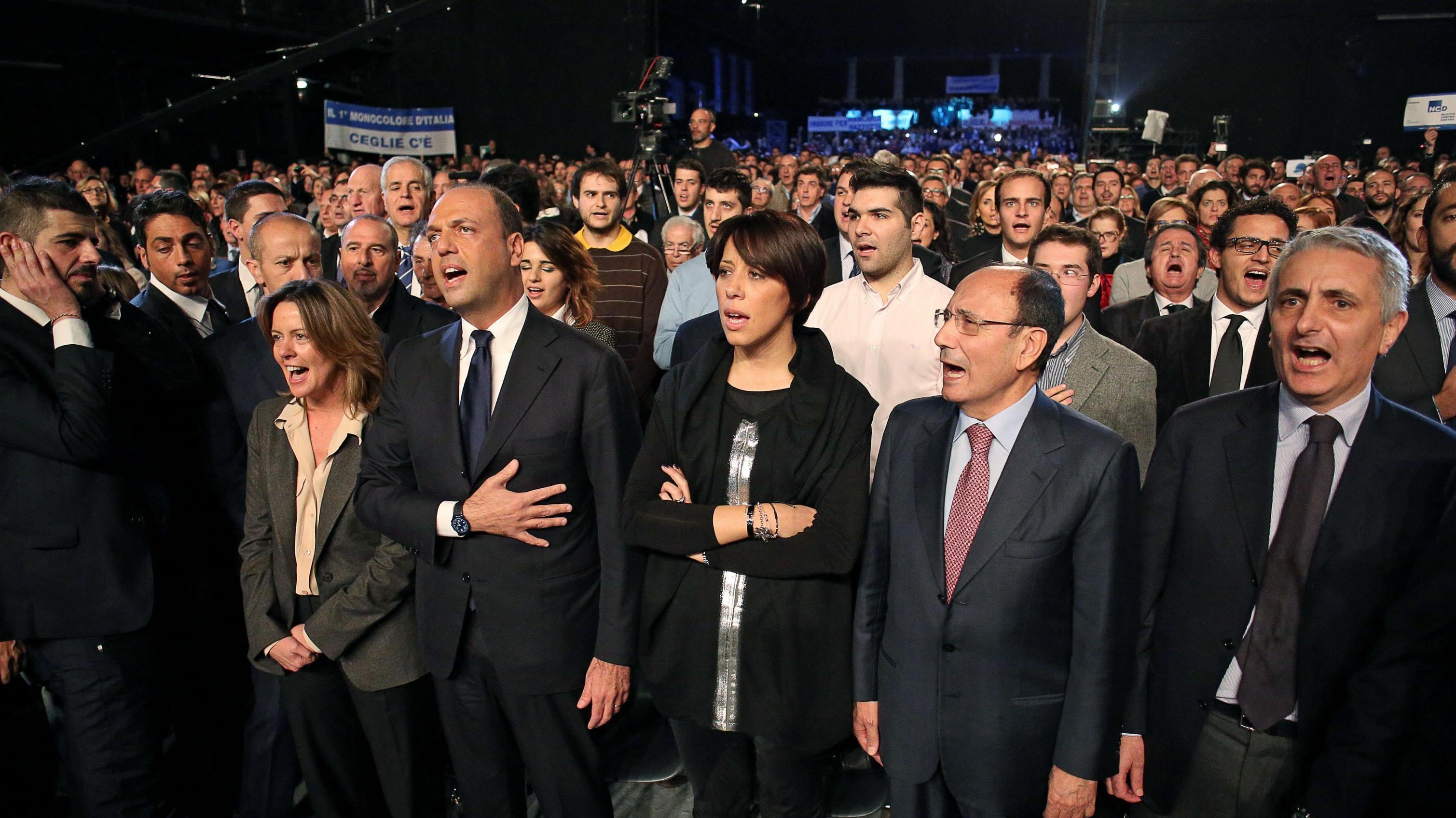 Alfano presenta il suo piano: stare al governo un altro anno