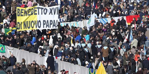 L'abbraccio dei fedeli 4