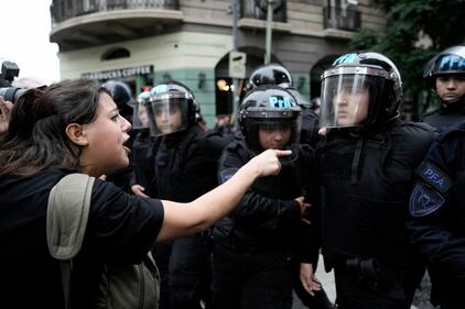 La rivolta di Buenos Aires contro Milei: le foto degli scontri 4
