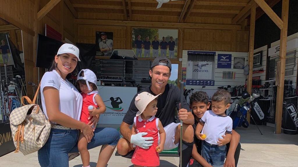 Juventus, Cristiano Ronaldo stacca la spina: "Domenica di relax con la famiglia"